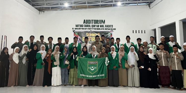 Spektakuler! HIMMAH NW Komisariat Ma’had DQH NW Anjani Bedah Pemikiran Ummuna Hj. Siti Raihanun Zainuddin Abdul Madjid