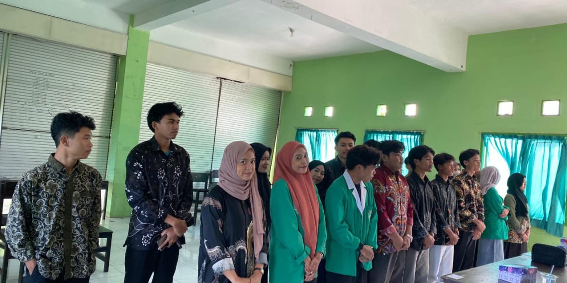 Pelantikan Pengurus HIMMAH NW Komisariat STMIK SZ NW Lotim Digelar di Auditorium Kampus